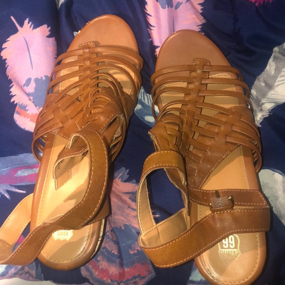 Brown wedges! Perfect condition worn once - Picture 2 of 4